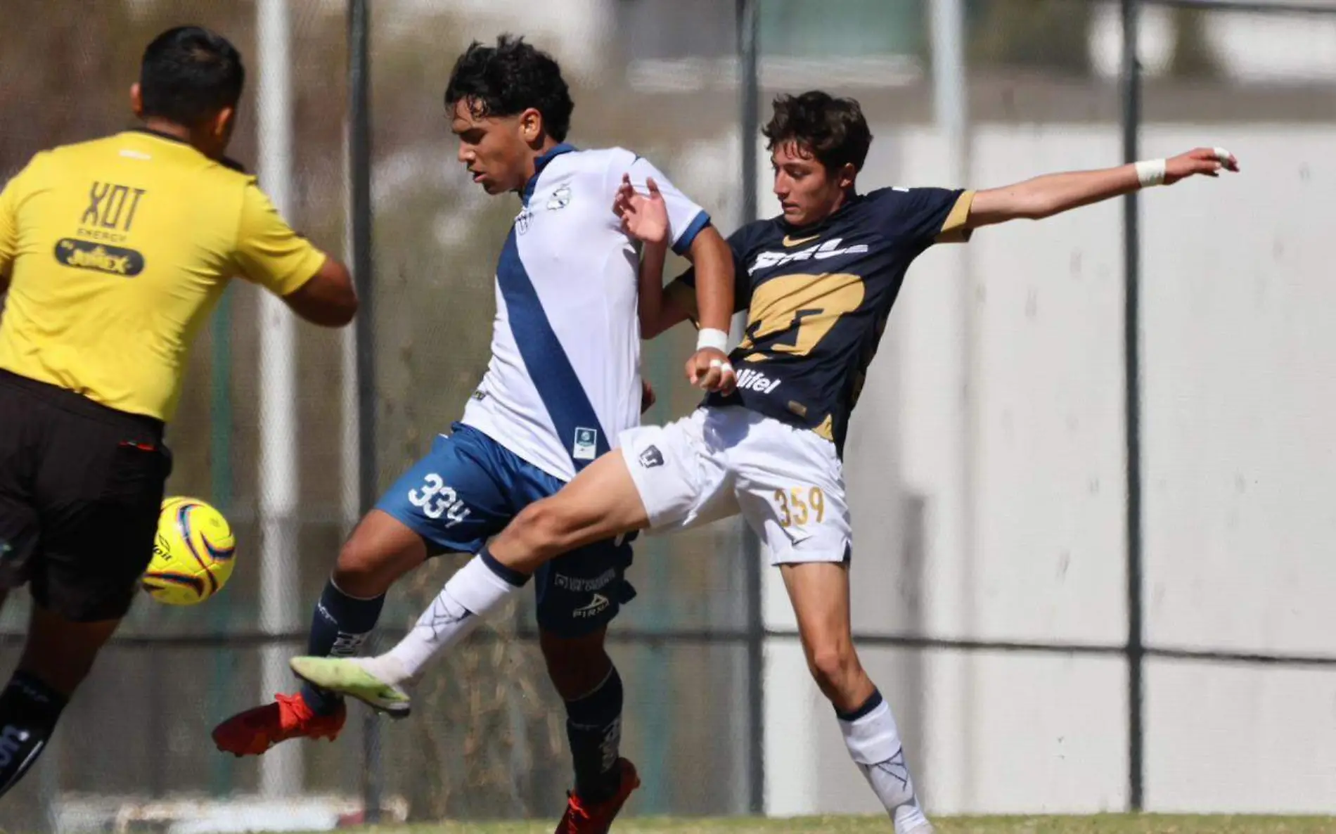 Diego de la Garza con Pumas de la UNAM es de Tampico  